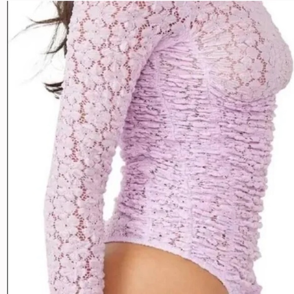 FREE PEOPLE Size Medium DAY-NIGHT Ruched LACE Mockturtle Bodysuit Stretch $68NEW - Picture 3 of 16
